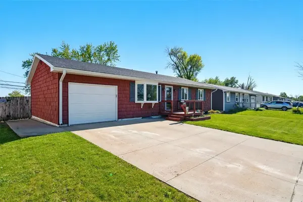 4621 Midway DR NW, Cedar Rapids, IA 52405