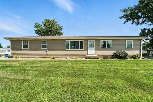 2225 26th ST SW, Cedar Rapids, IA 52404