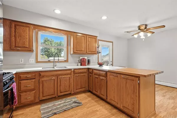 2225 26th ST SW, Cedar Rapids, IA 52404