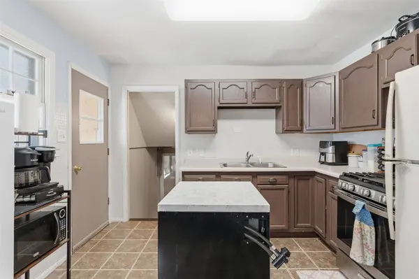 408 Day ST NW, Cedar Rapids, IA 52405