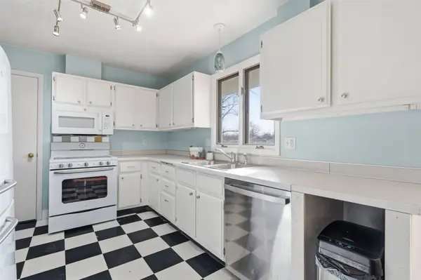 2475 26th AVE, Marion, IA 52302