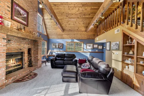 3098 Sandy Beach RD NE, Solon, IA 52333