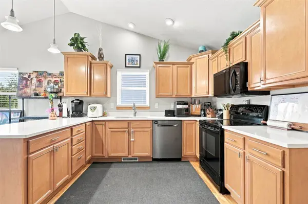 7916 Westfield DR NE, Cedar Rapids, IA 52402