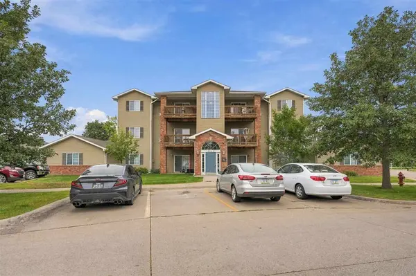 2665 Triple Crown Ln #2, Iowa City, IA 52240