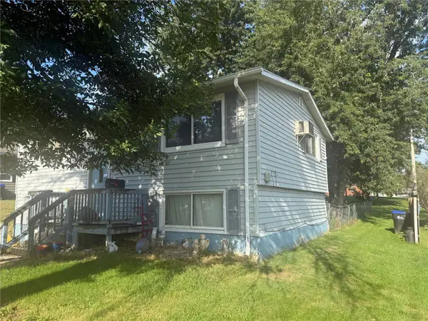 1511 4th ST, Belle Plaine, IA 52208