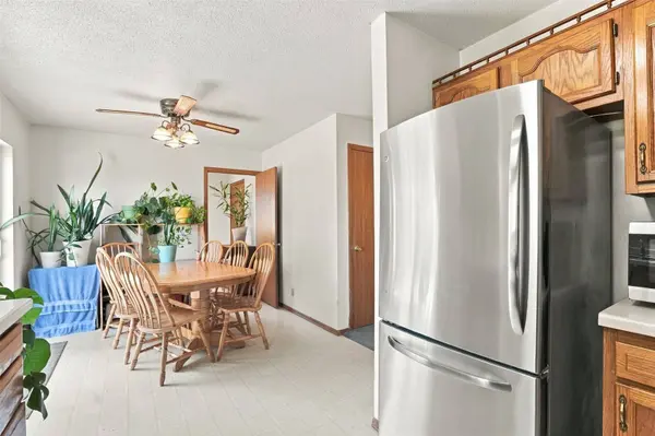 1611 High View DR, Mt Vernon, IA 52314