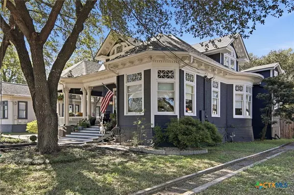 426 N Milam ST, Seguin, TX 78155