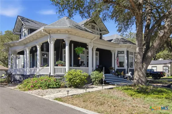 426 N Milam ST, Seguin, TX 78155