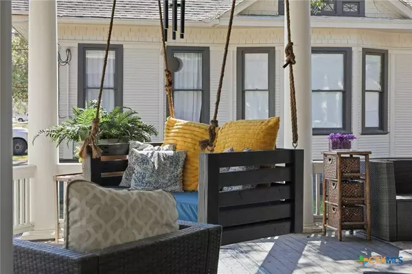 426 N Milam ST, Seguin, TX 78155