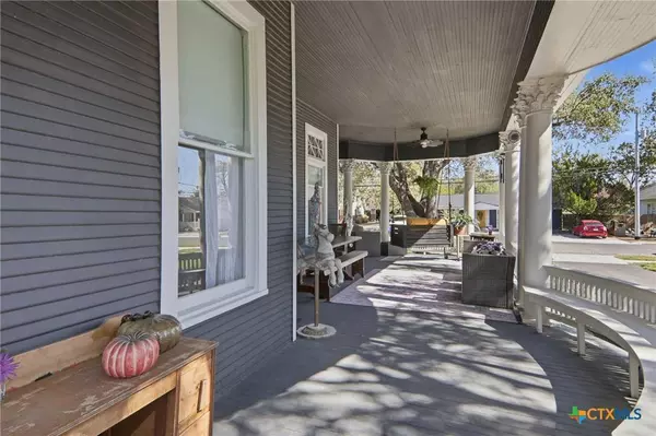 426 N Milam ST, Seguin, TX 78155