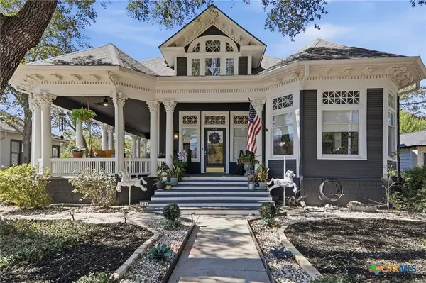 426 N Milam ST, Seguin, TX 78155