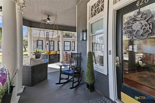 426 N Milam ST, Seguin, TX 78155