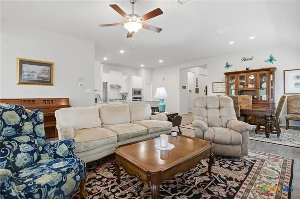 8512 Tulocay Blanca, Boerne, TX 78015