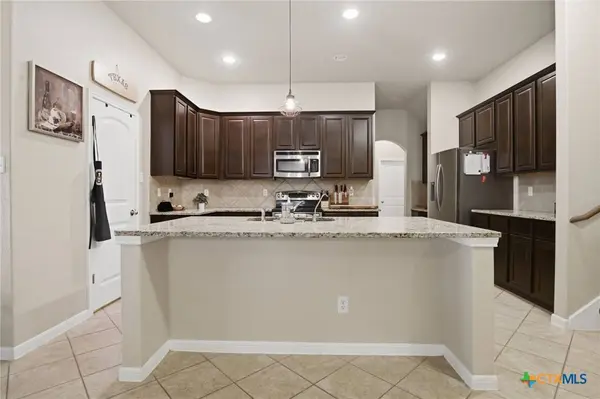 821 Wall ST, New Braunfels, TX 78130