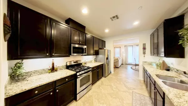 238 Paseo Bravo, Palm Desert, CA 92211