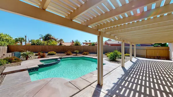 44430 Buttercup LN, La Quinta, CA 92253