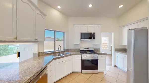 44430 Buttercup LN, La Quinta, CA 92253