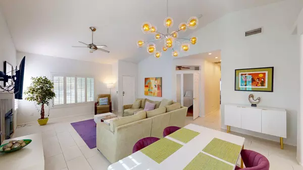 2340 N Paseo De Anza, Palm Springs, CA 92262