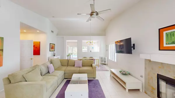 2340 N Paseo De Anza, Palm Springs, CA 92262