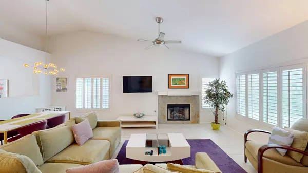 2340 N Paseo De Anza, Palm Springs, CA 92262