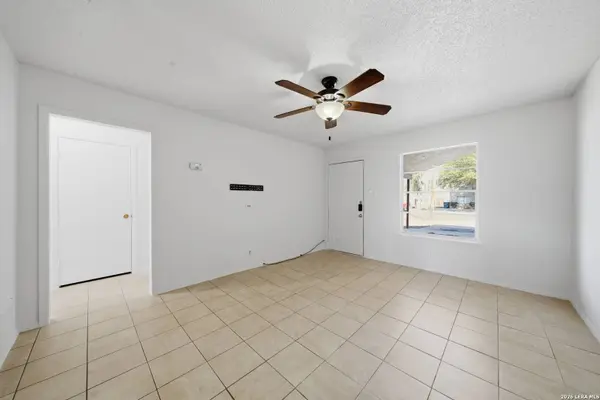 612 byrd, Universal City, TX 78148