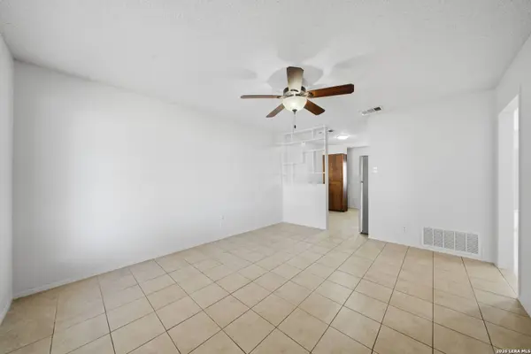 612 byrd, Universal City, TX 78148
