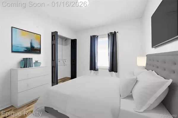 6080 Northrup DR, Waterford, MI 48329