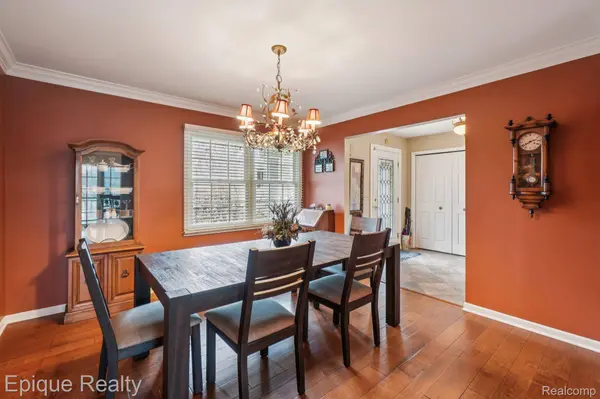 24871 Edgemont DR, Southfield, MI 48033