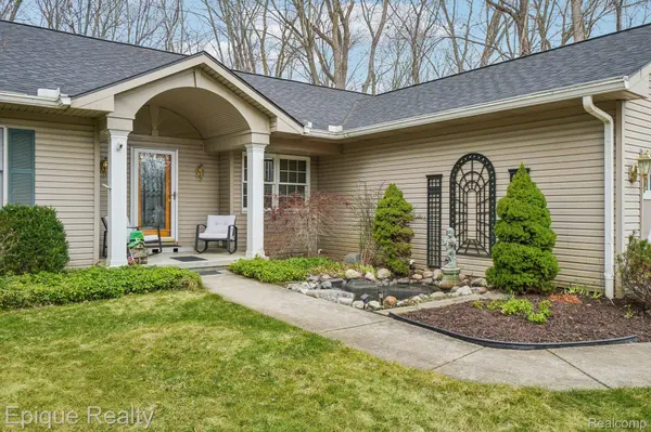 24871 Edgemont DR, Southfield, MI 48033