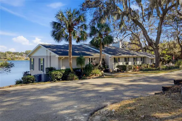 3105 S LAKESHORE CT, Eustis, FL 32726