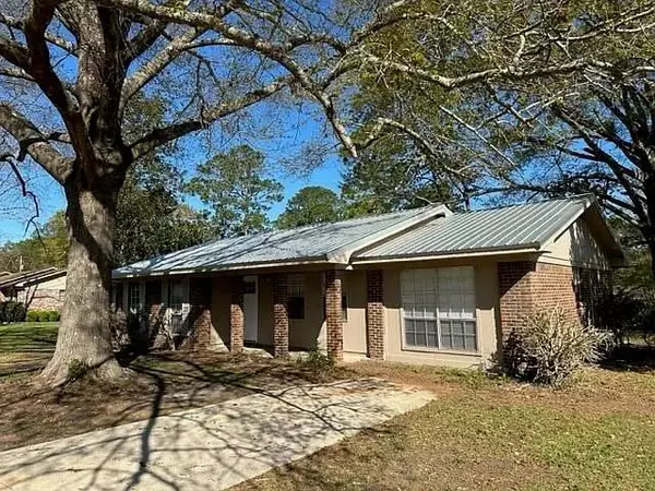 205 Dahlia Dr, Andalusia, AL 36420