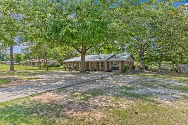 205 Dahlia Dr, Andalusia, AL 36420