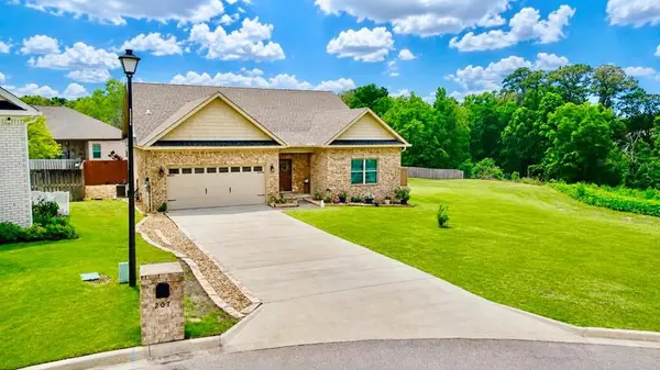 207 Cabrio Way, Headland, AL 36345