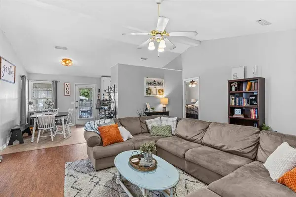 103 Trunbury Dr, Dothan, AL 36305