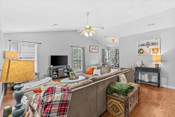 103 Trunbury Dr, Dothan, AL 36305