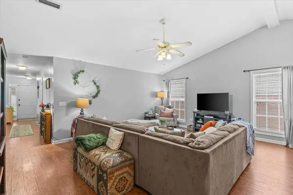 103 Trunbury Dr, Dothan, AL 36305