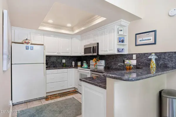 460 Arbor Lane Court #202, Thousand Oaks, CA 91360
