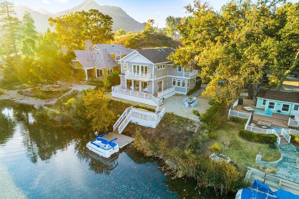 What Waterfront Homes Require Buyers to Know Before Making an Offer?