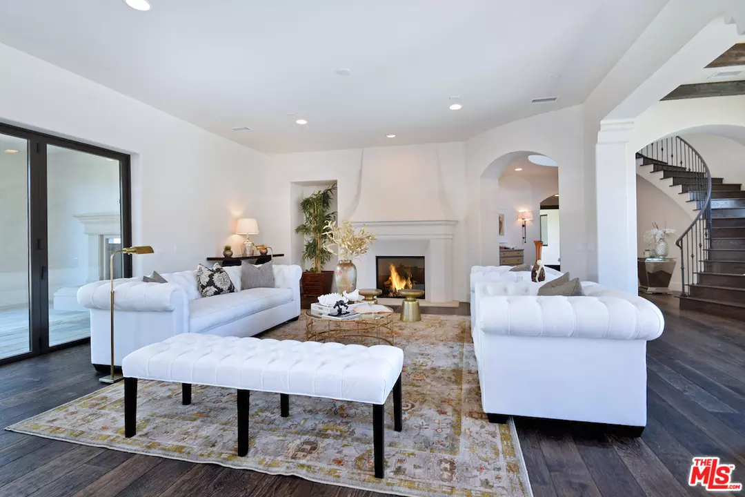 Calabasas, CA 91302,2717 Country Ridge Rd