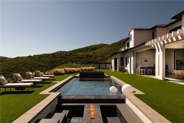 2681 Country Ridge Rd, Calabasas, CA 91302