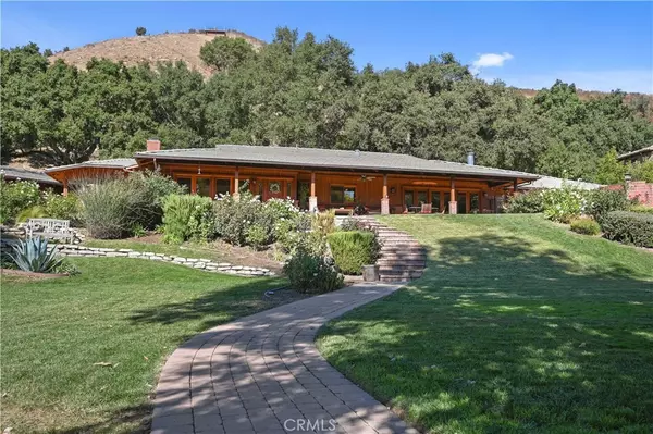 2419 Stokes Canyon Rd, Calabasas, CA 91302-1923