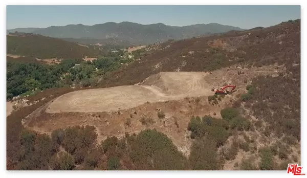 2671 Country Ridge Rd, Calabasas, CA 91302