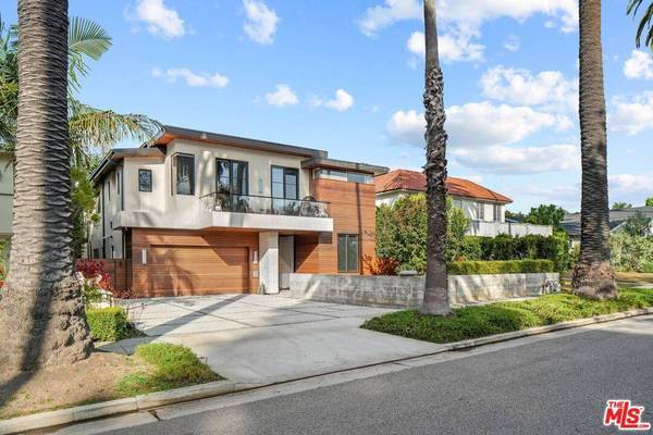 364 21st St, Santa Monica, CA 90402-2418