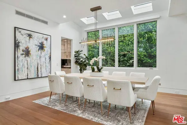 364 21st St, Santa Monica, CA 90402-2418