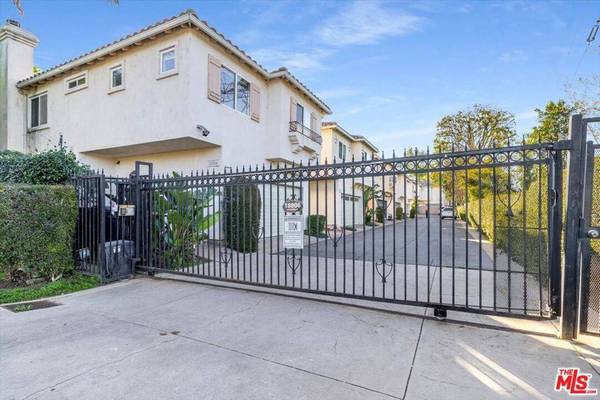 18806 Hatteras ST #101, Tarzana, CA 91356