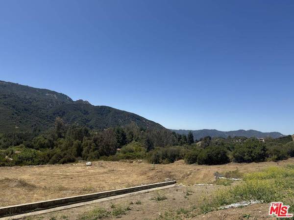 2116 Stunt Rd, Calabasas, CA 91302