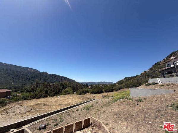 2116 Stunt RD, Calabasas, CA 91302