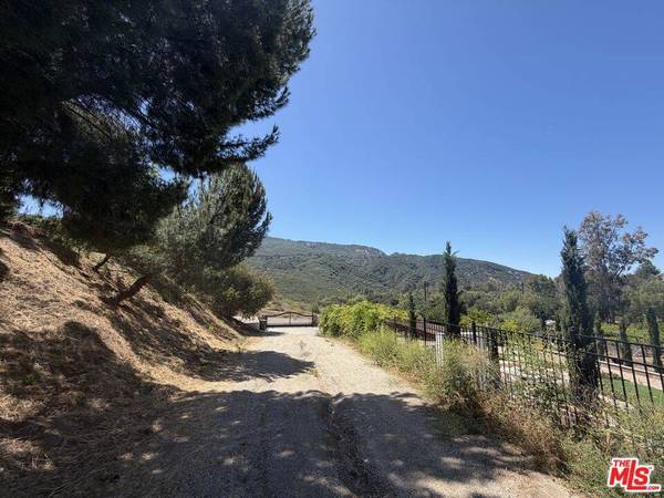 2116 Stunt RD, Calabasas, CA 91302