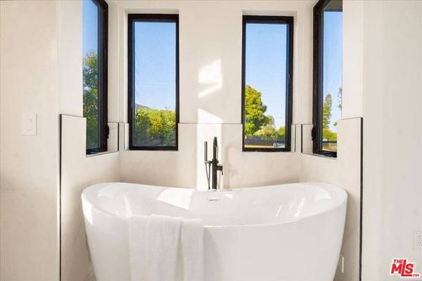 5675 Calpine DR, Malibu, CA 90265