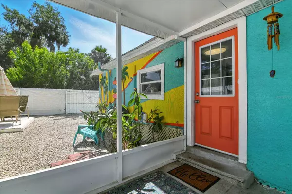 318 PALM ST, New Smyrna Beach, FL 32168